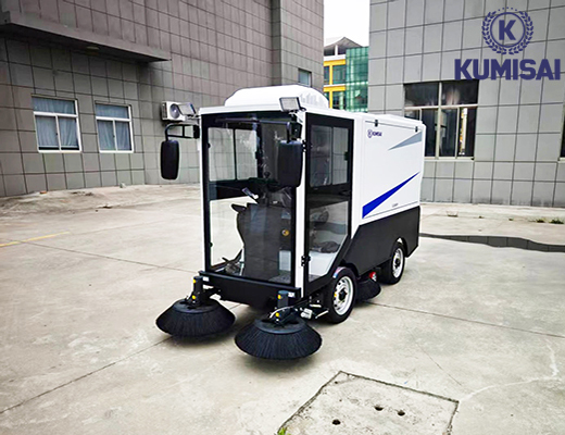 Xe quét rác ngồi lái Kumisai KMS - 155L - 3